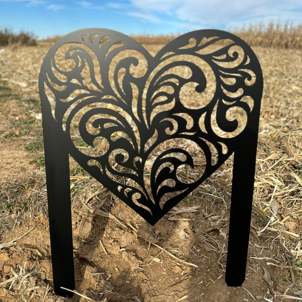 Outdoor Metal Heart Yard Stake - Valentine Day Decor- Paisly Scrolled Heart-Heart Shaped Yard Art-Lawn Art-Yard Sign