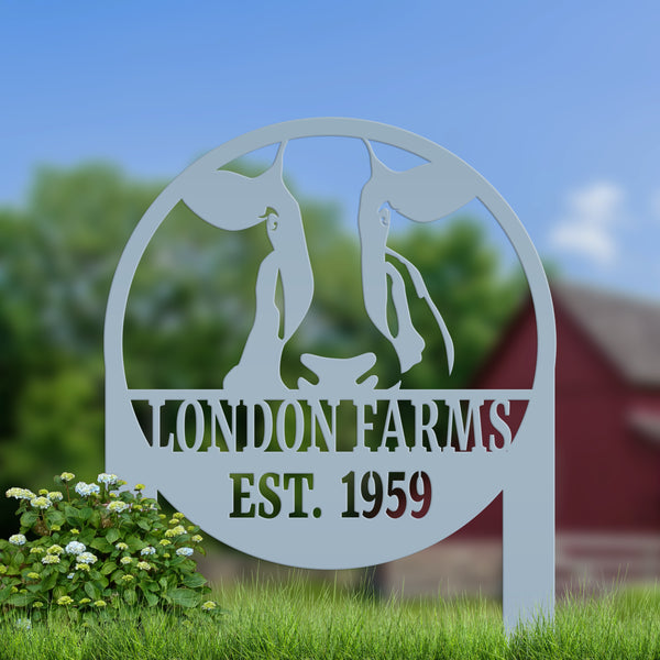 Custom Cow Farm Yard Stake, Family Name and Established Year Lawn Sign, Cattle Business Signage, Rustic Home Decor, Steer Farming Small Business
